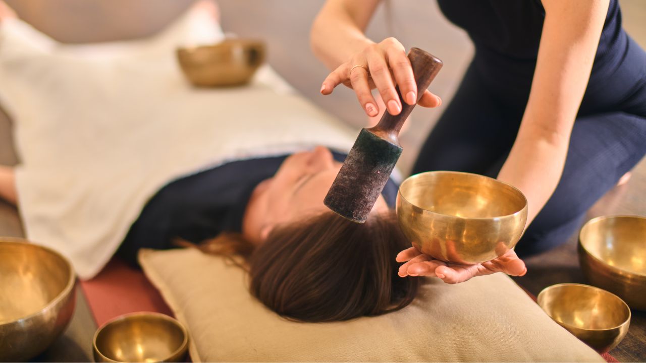 Massaggio sonoro con le campane tibetane